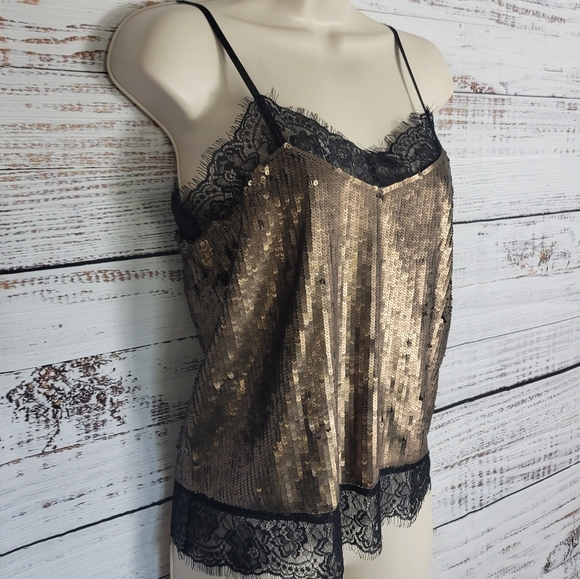 (SOLD ON MERC)Guess sparkly going out top - Picture 3 of 4